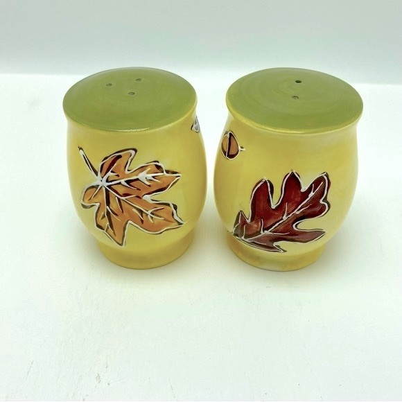 MCM Fall Themed Salt & Pepper Shakers Engraved Leaves - Picture 1 of 3